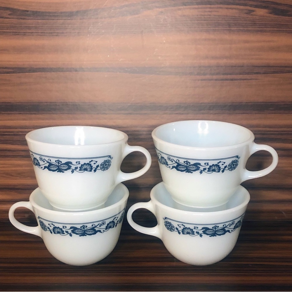 Vintage Pyrex Old Town Blue (Corelle) by CORNING 4 Flat Bottom Coffee/Tea Cups